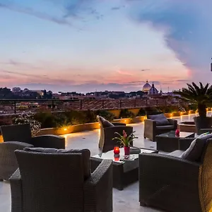 Navona Queen Rooftop ** Рим